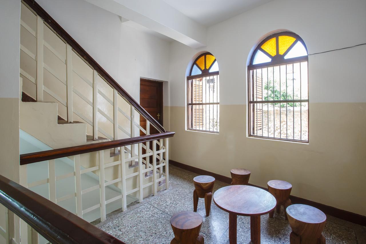Ten To Ten Stone Town Zanzibar Exterior photo